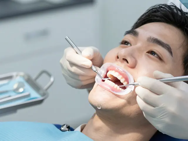 Jak moc bolí dentalní hygiena při bělení zubů?