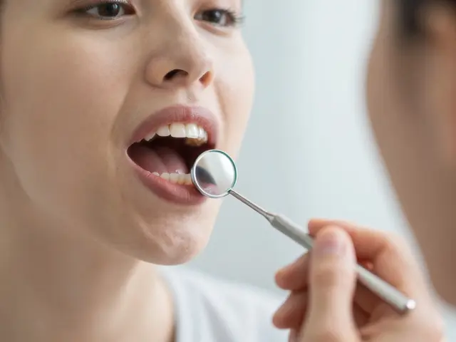 Proč byste měli používat dentální zrcátko: Top důvody
